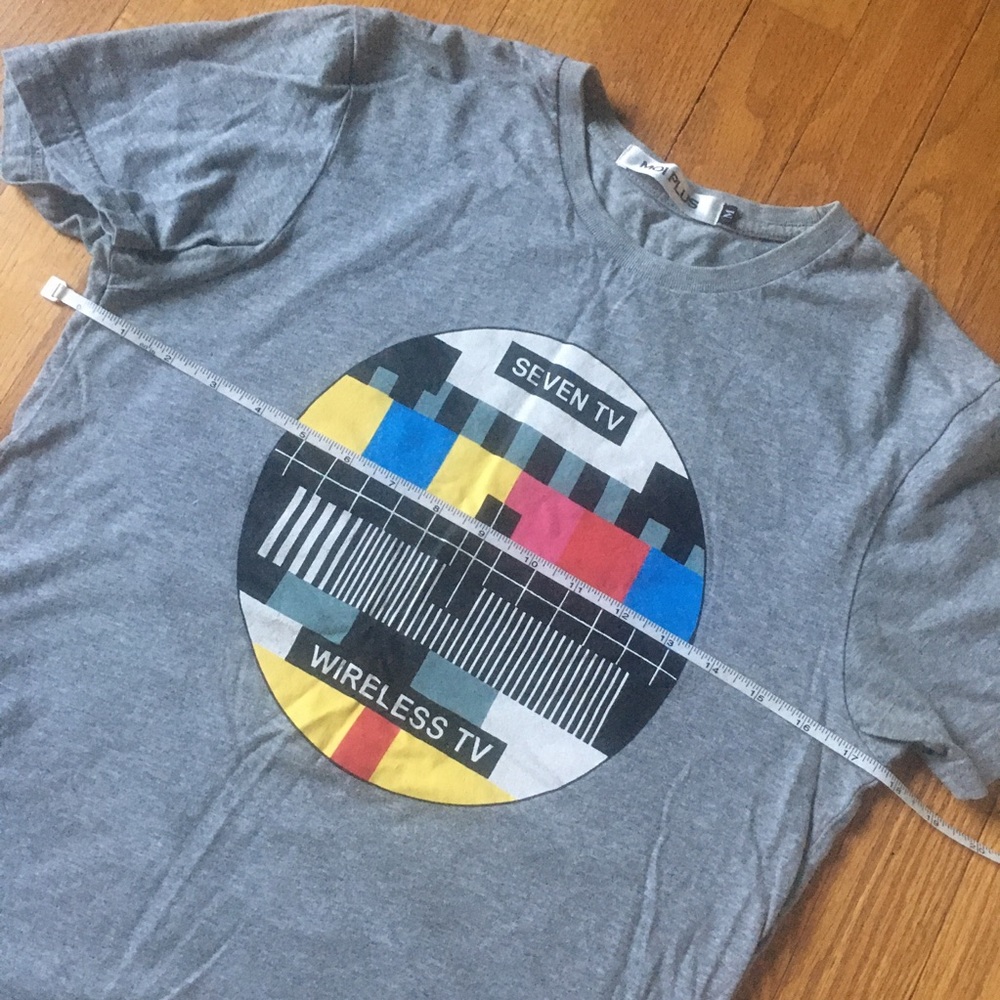 Graphic tshirt - Picture 3 of 5